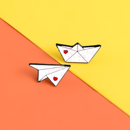 paper airplane pins 3