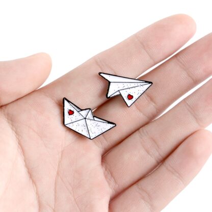 paper airplane pins 5