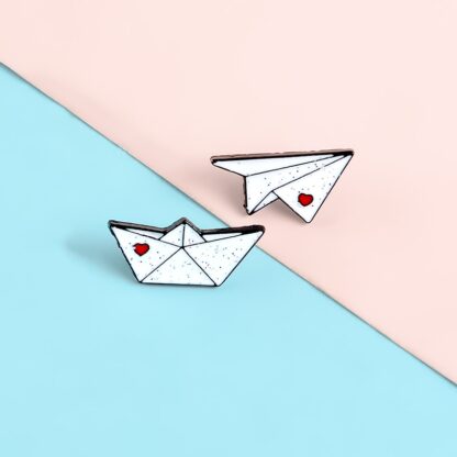 paper airplane pins 4